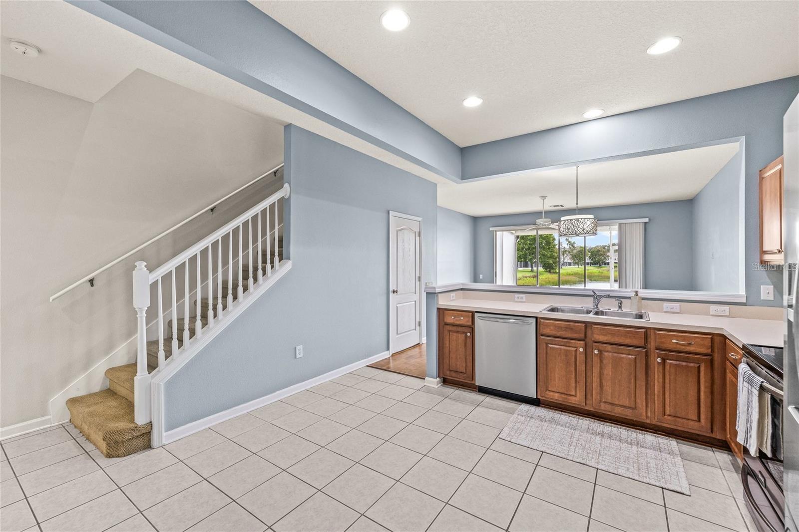 4879 POND RIDGE DR — photo 9