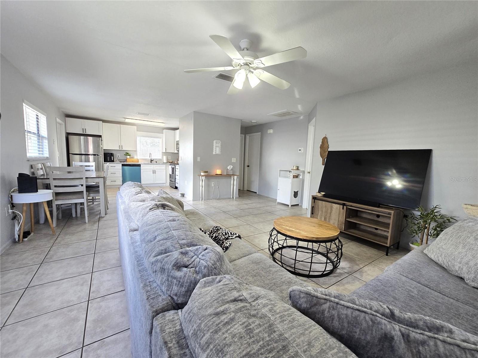 5422 AMY LN — photo 3