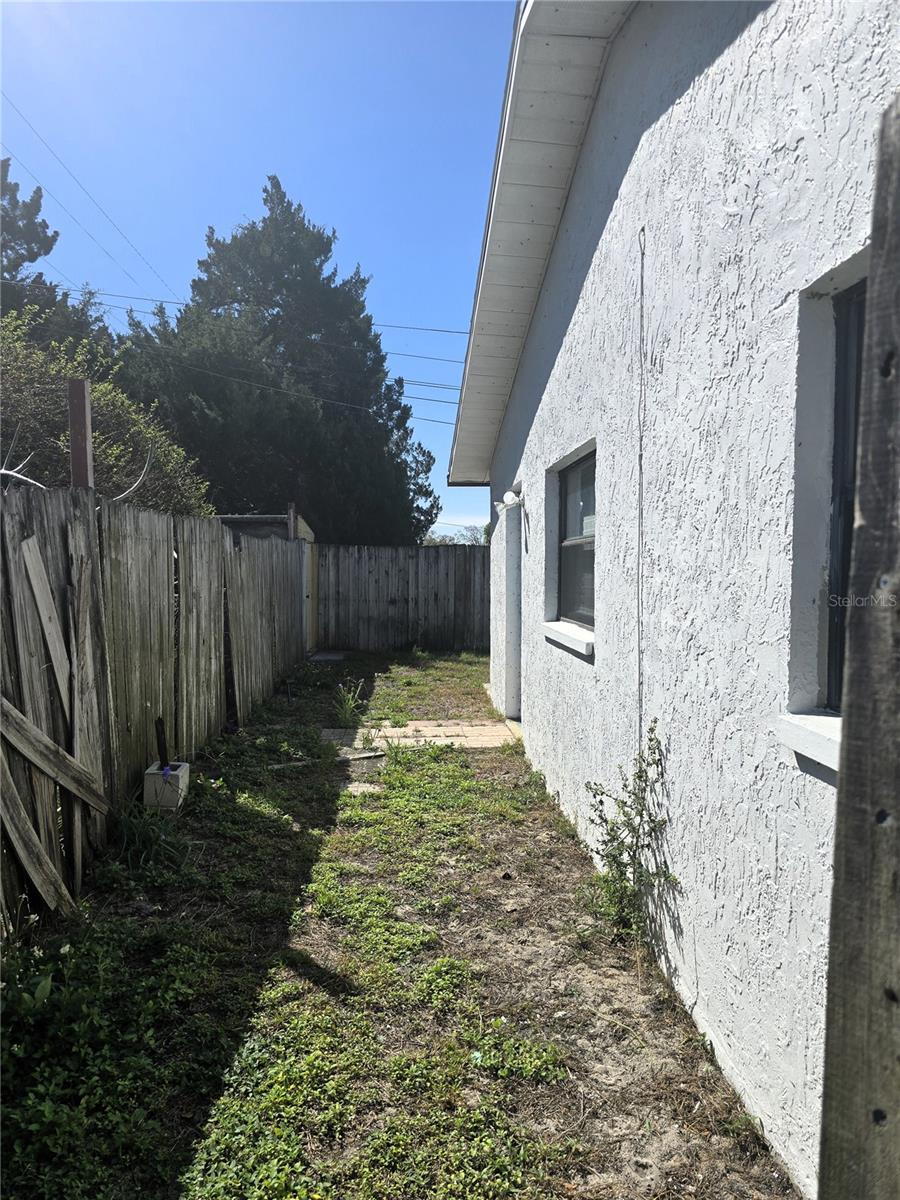 5422 AMY LN — photo 15