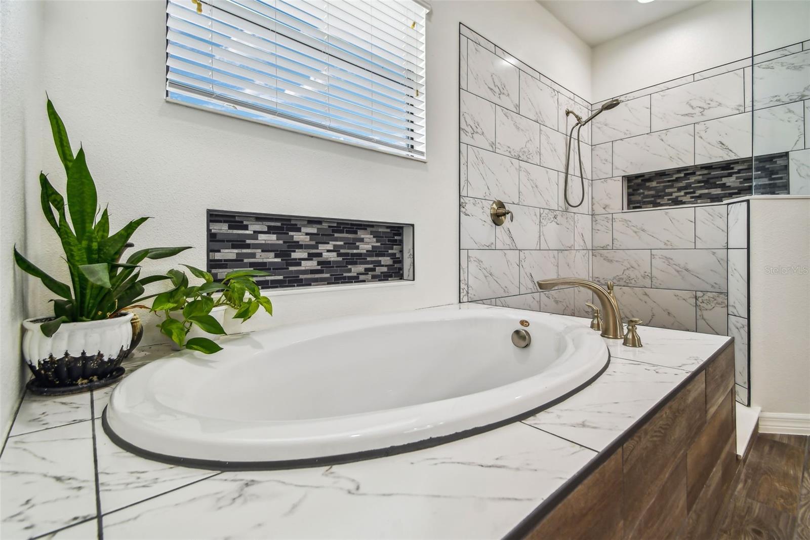10627 MISTFLOWER LN — photo 23