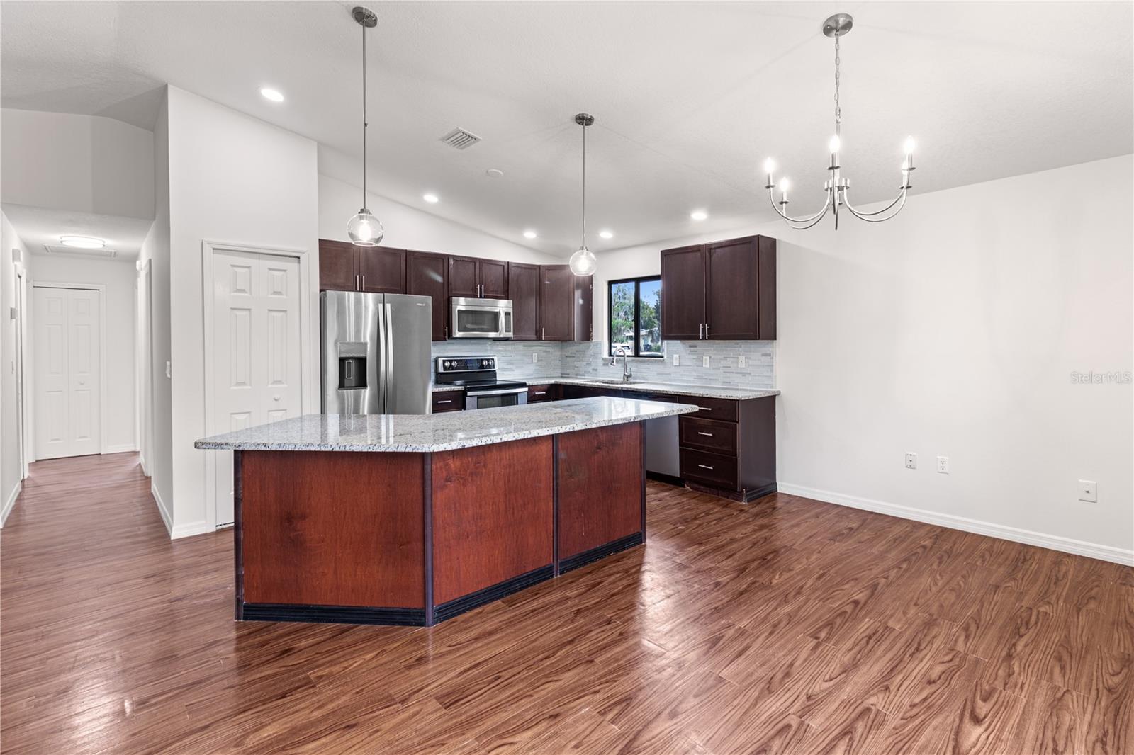 5011 LEON DR — photo 9