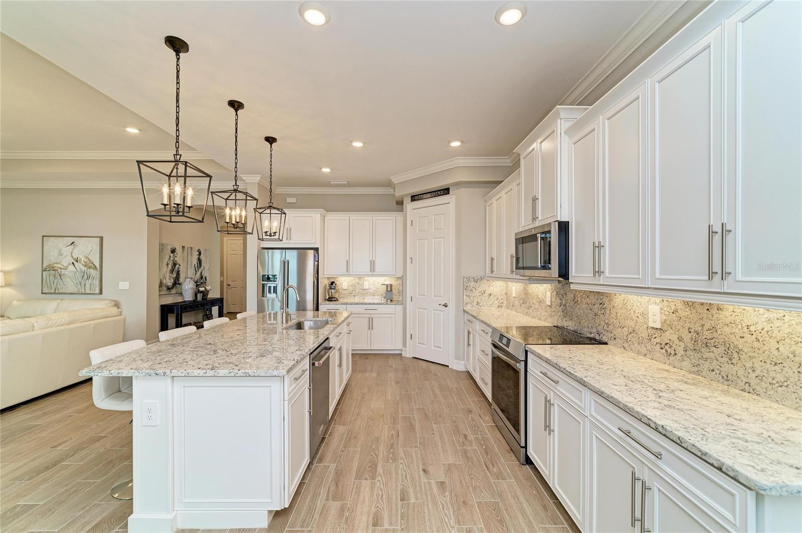 289 VILLORESI BLVD — photo 30