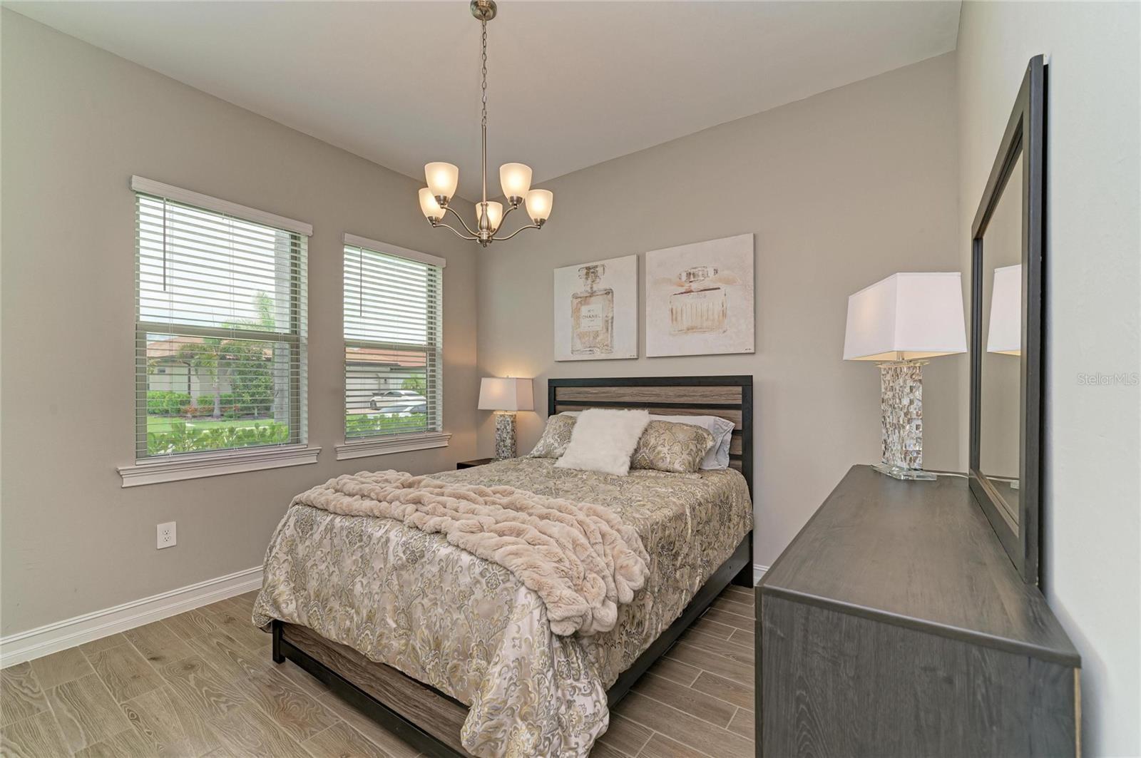 289 VILLORESI BLVD — photo 50