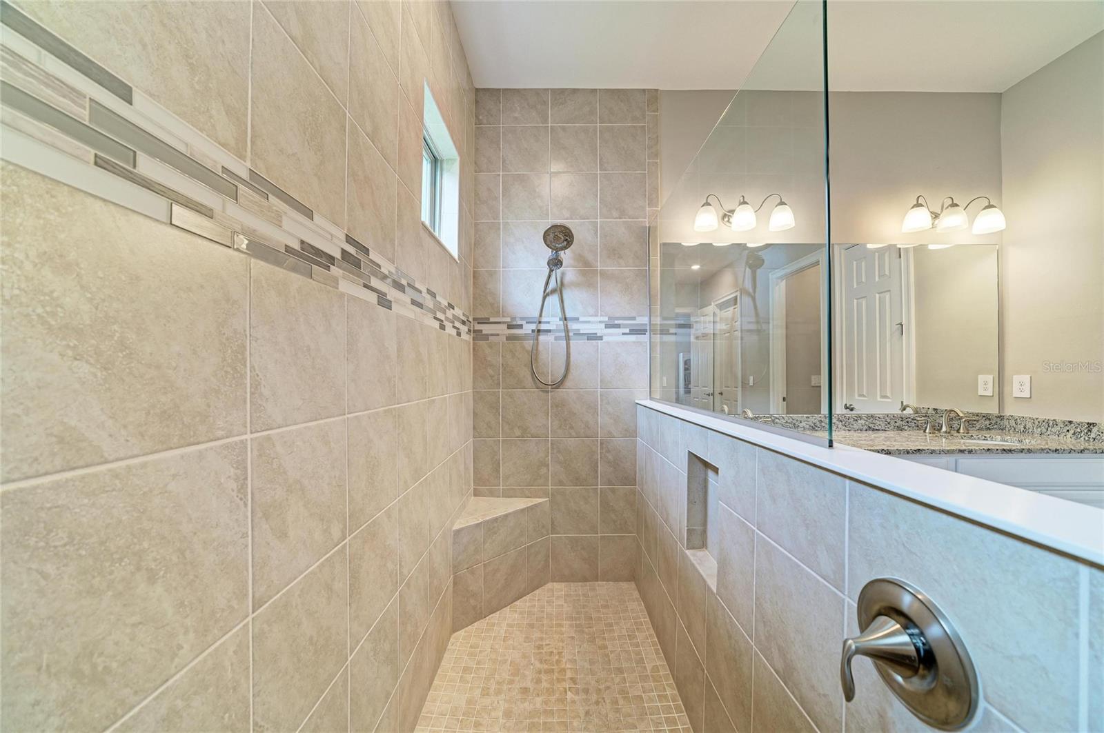 289 VILLORESI BLVD — photo 42