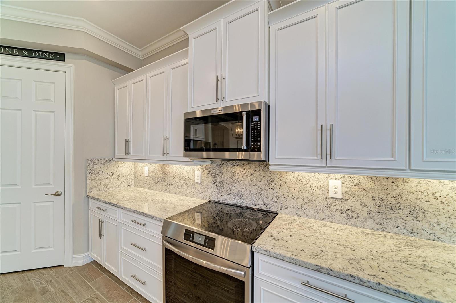 289 VILLORESI BLVD — photo 32