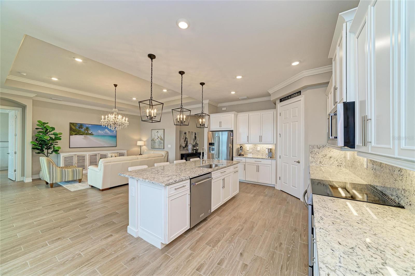 289 VILLORESI BLVD — photo 31