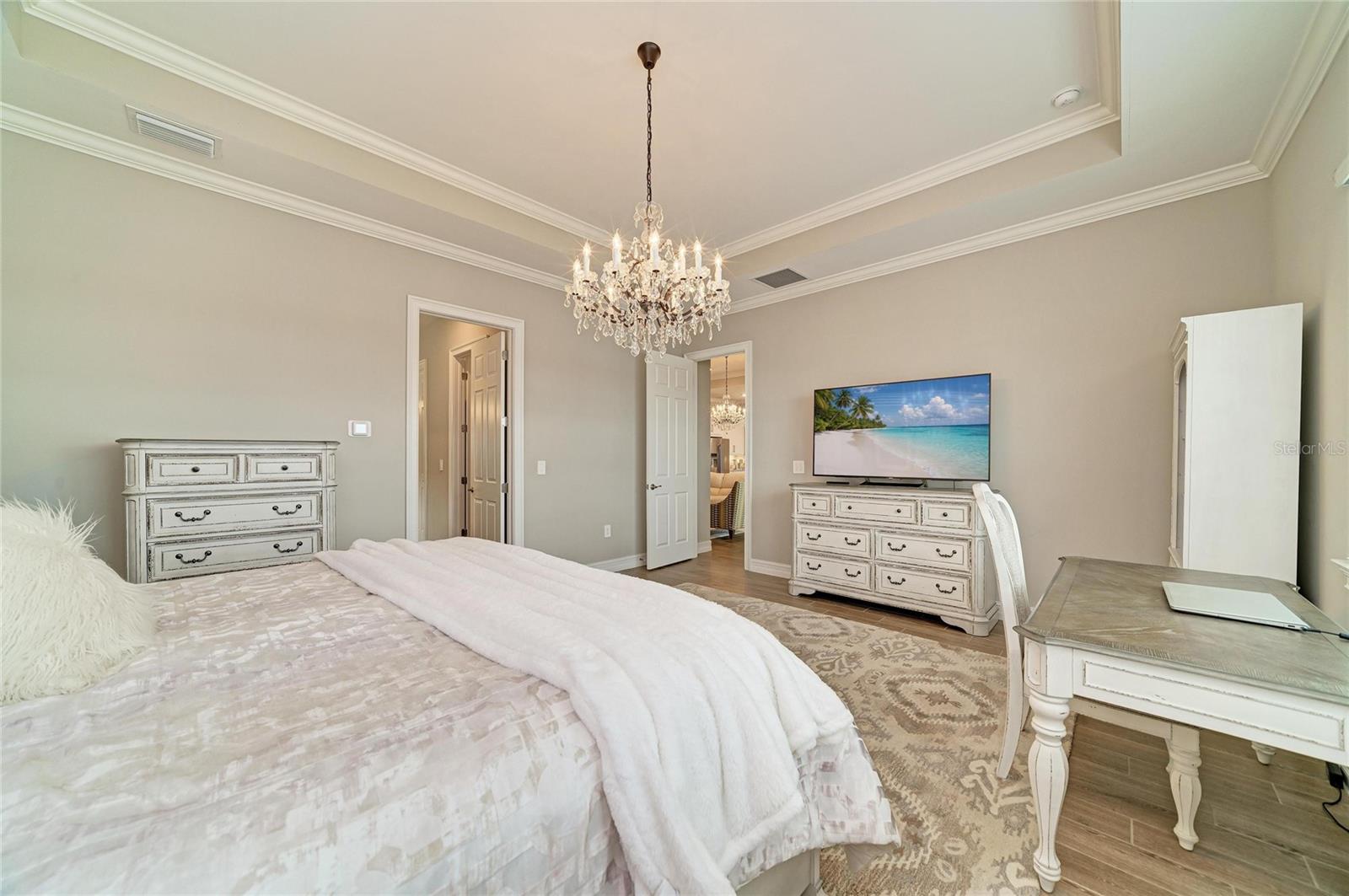 289 VILLORESI BLVD — photo 39