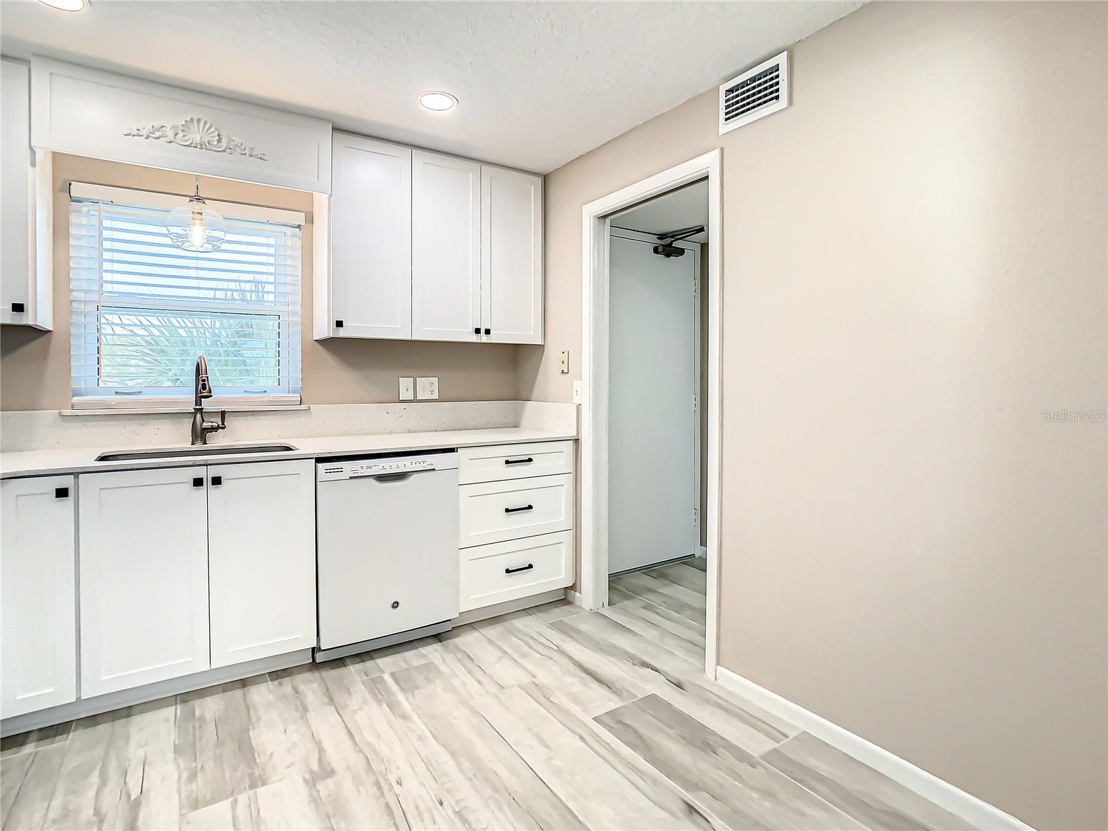 4575 COVE CIR #309 — photo 34