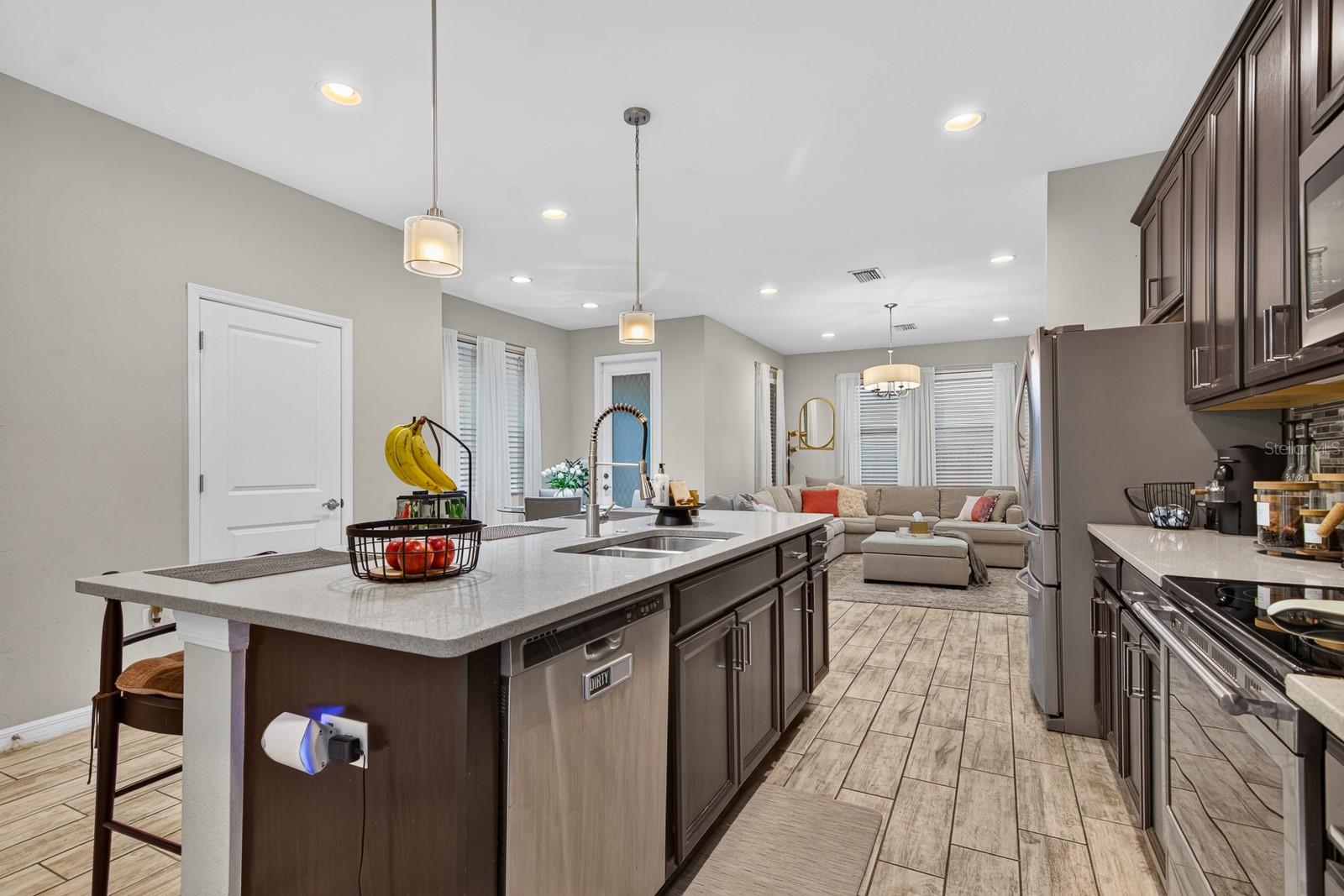 6717 CITRUS CREEK LN — photo 5