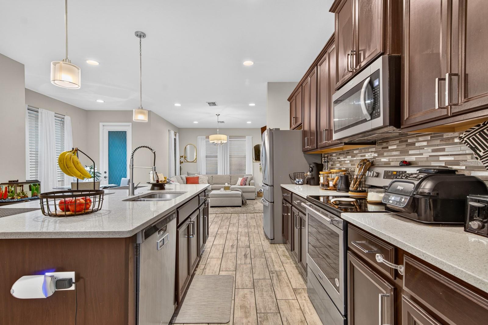 6717 CITRUS CREEK LN — photo 4