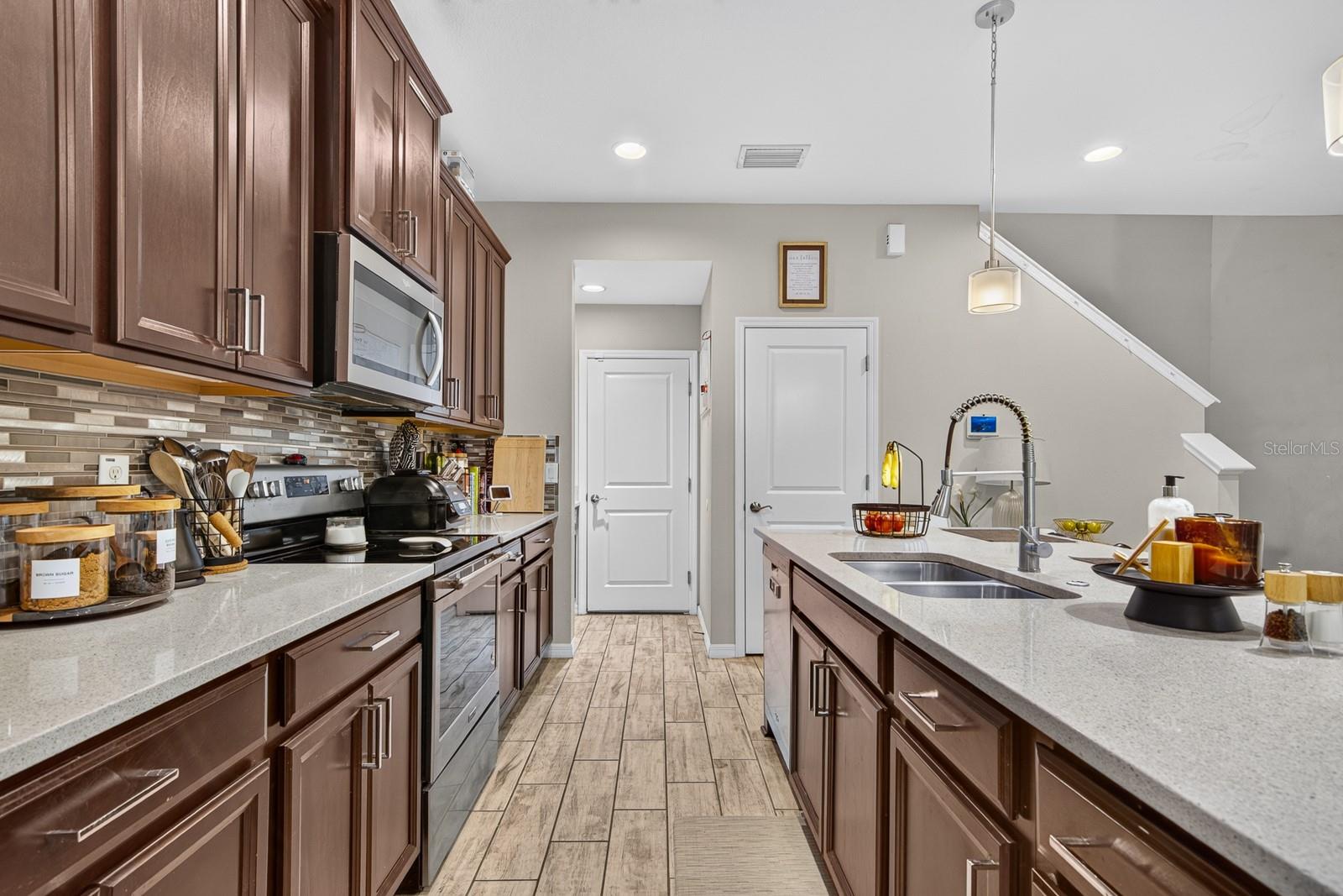 6717 CITRUS CREEK LN — photo 6