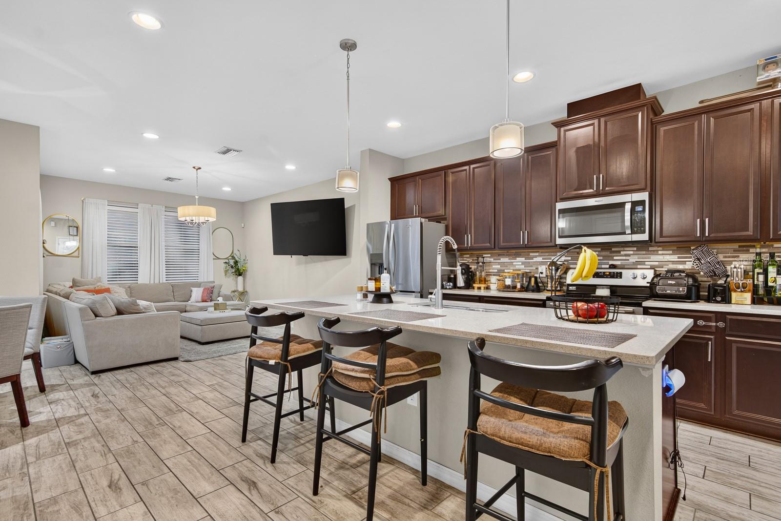 6717 CITRUS CREEK LN — photo 3