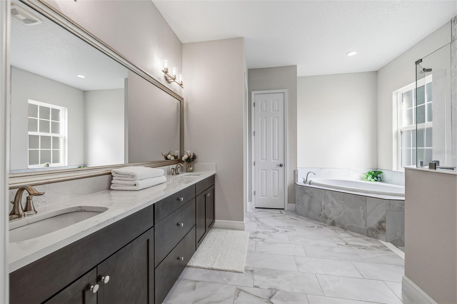 5254 WOLF CREEK DR — photo 35