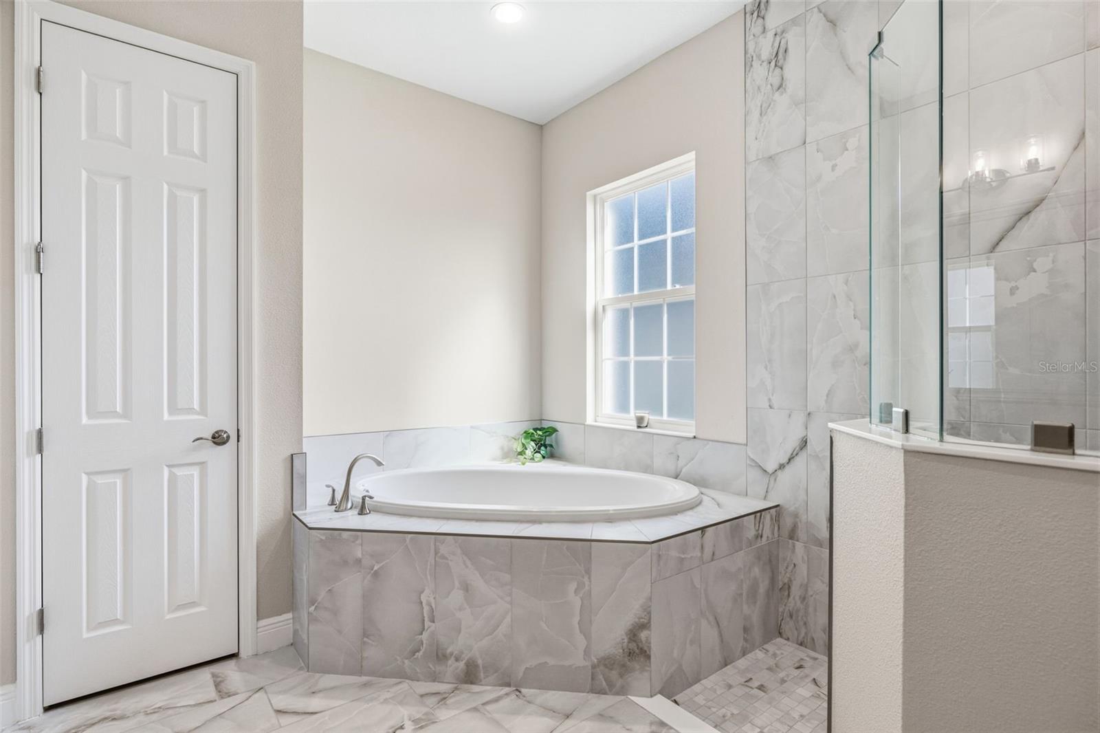 5254 WOLF CREEK DR — photo 36
