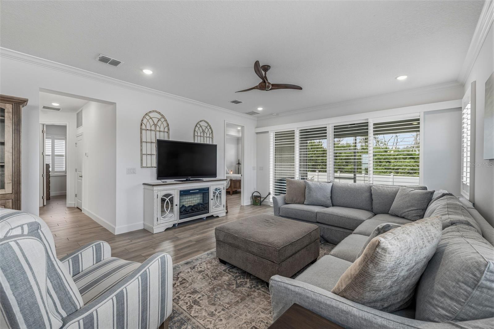 1065 SIGNET DR — photo 17