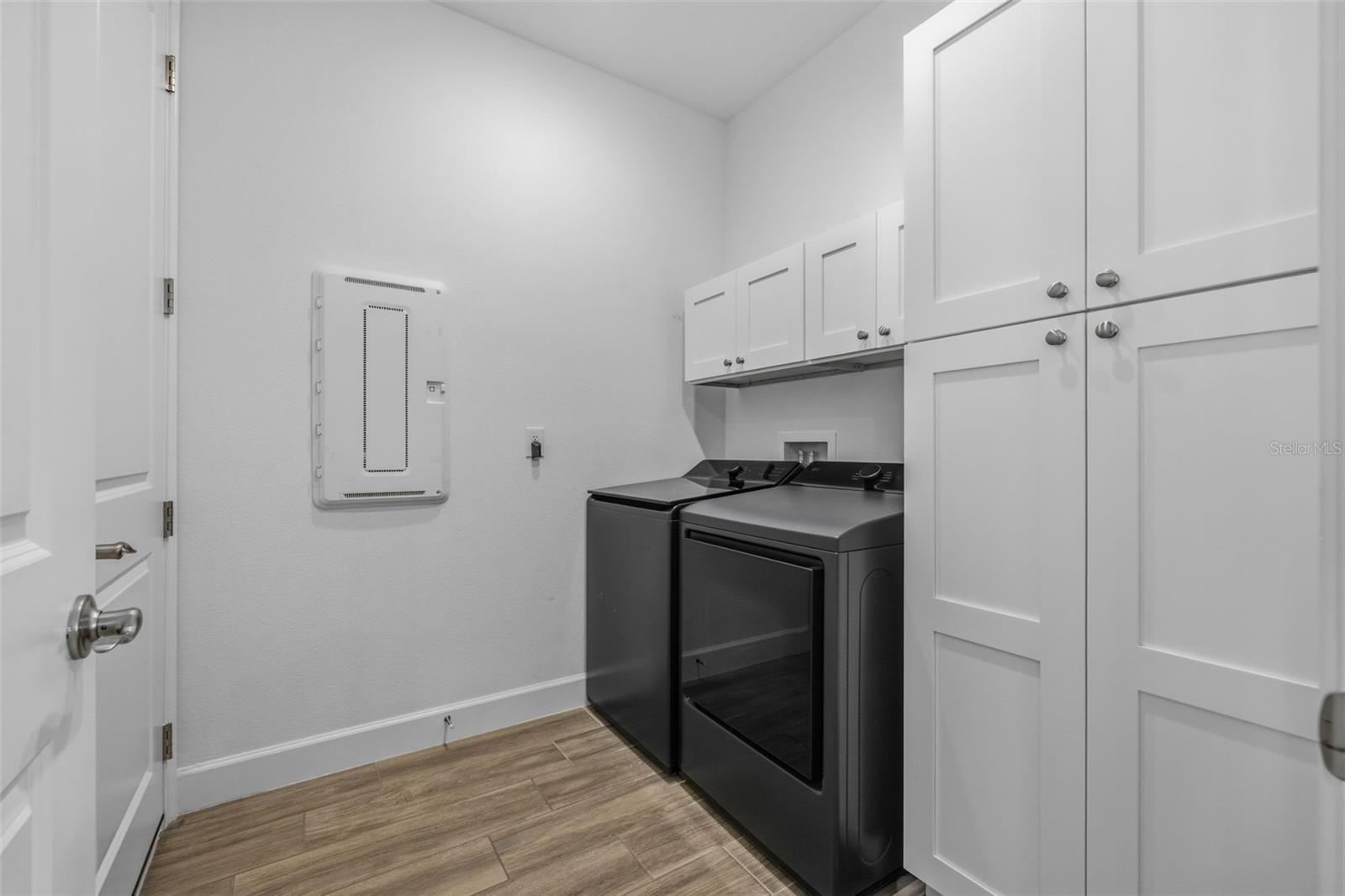 1065 SIGNET DR — photo 32