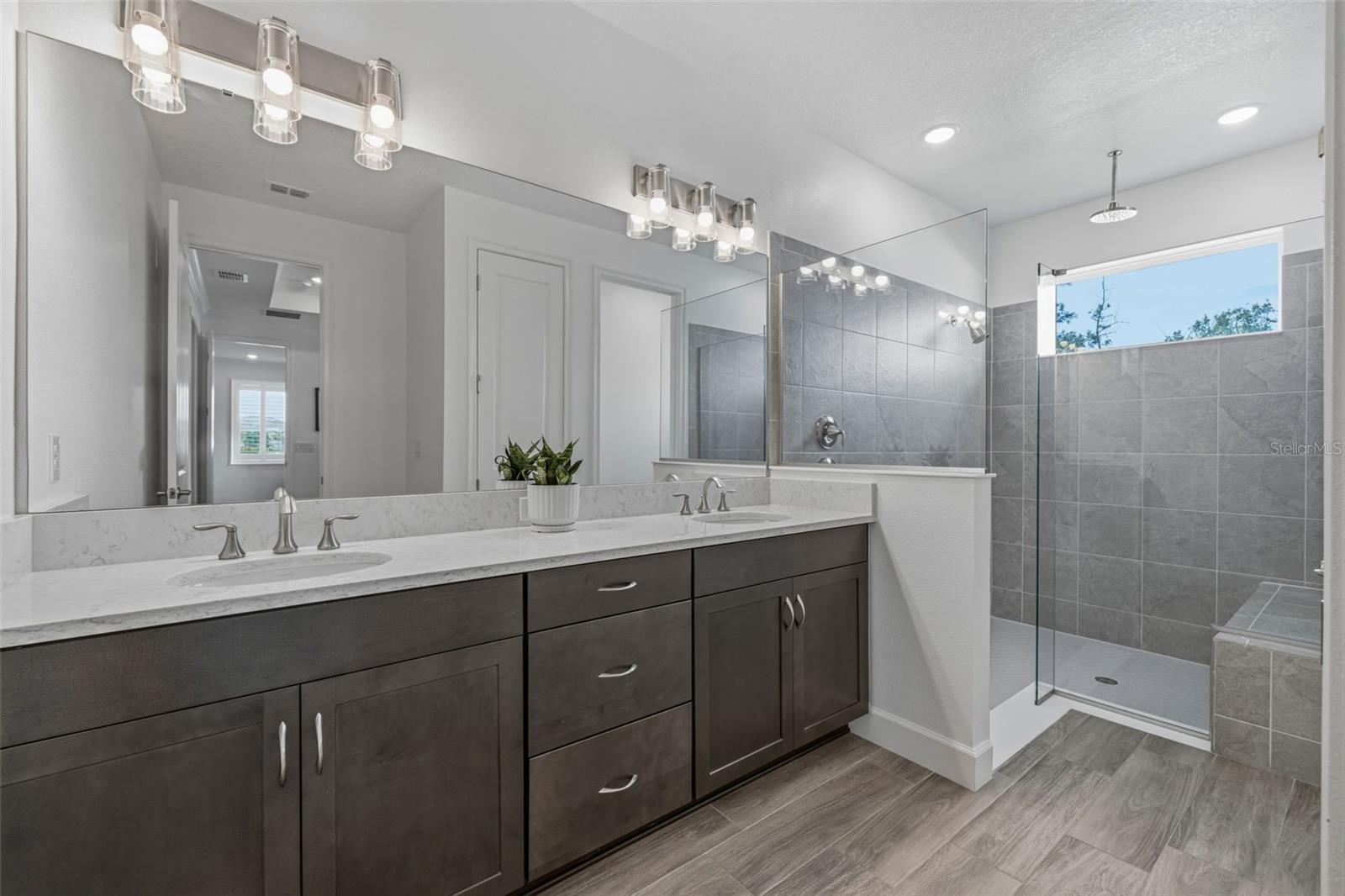 1065 SIGNET DR — photo 23
