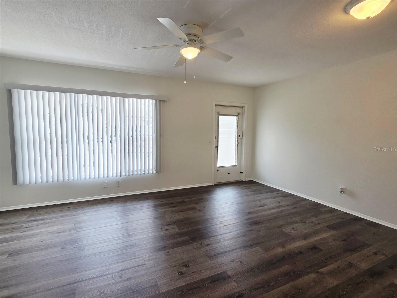 2459 COLUMBIA DR #47 — photo 4