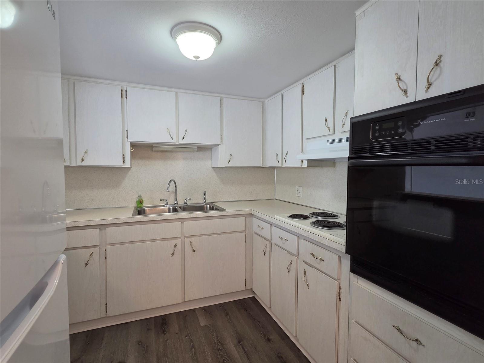 2459 COLUMBIA DR #47 — photo 8