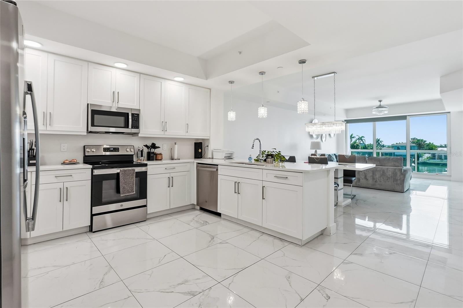 415 ISLAND WAY #204 — photo 5