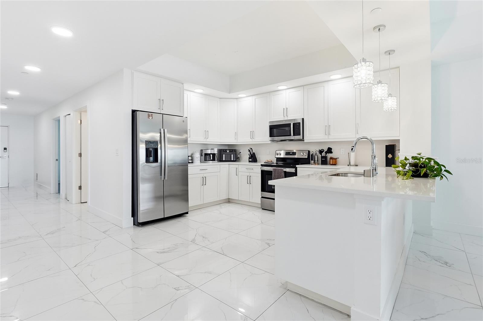 415 ISLAND WAY #204 — photo 4