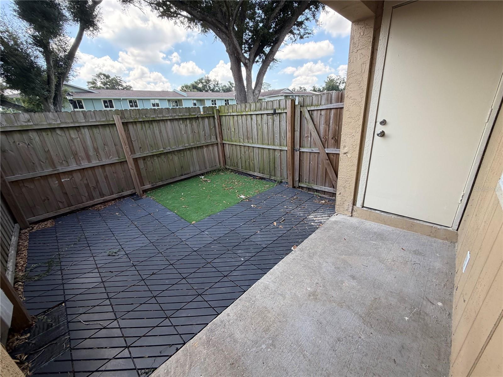 233 THORN TREE PL — photo 14