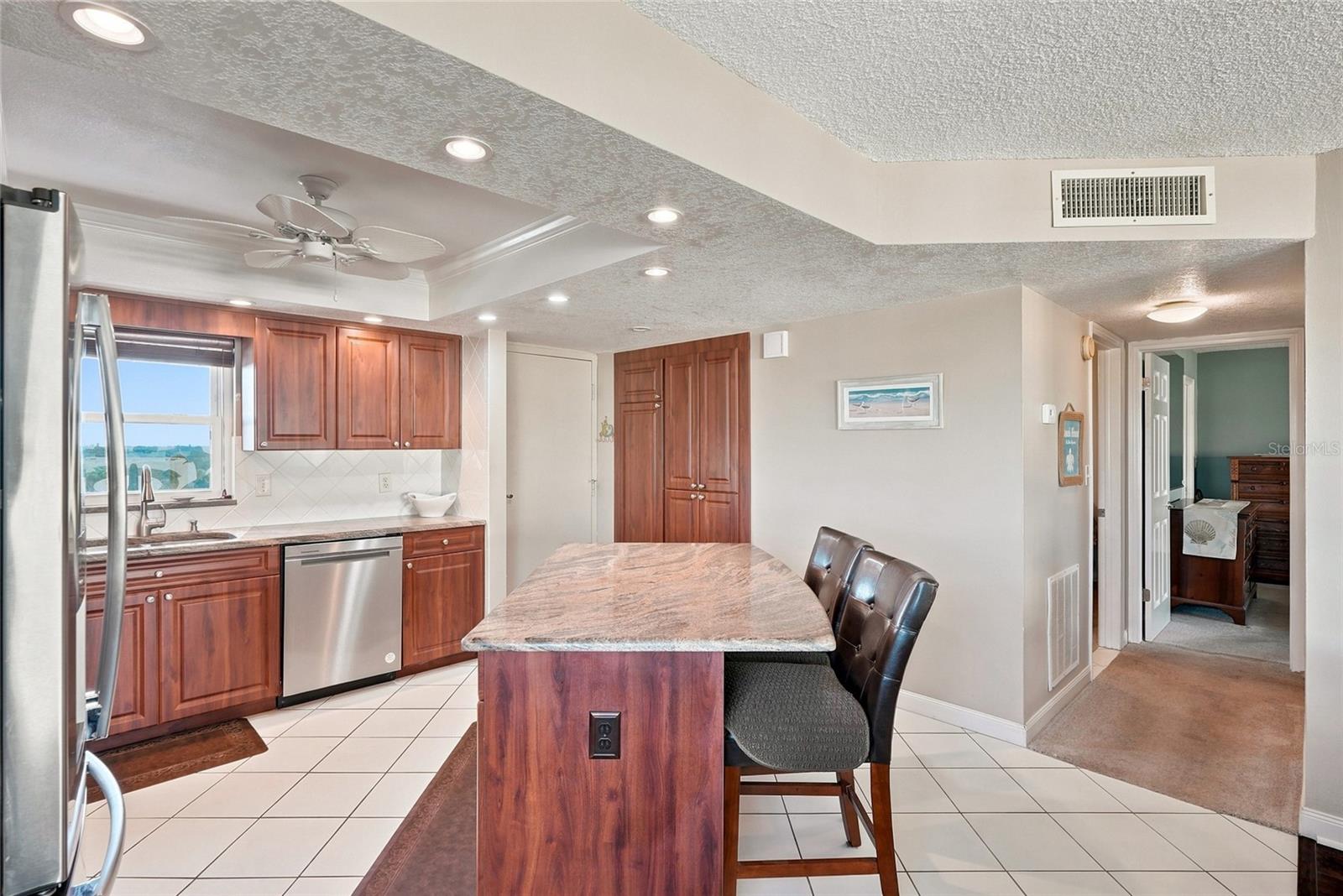 4550 COVE CIR #1009 — photo 5