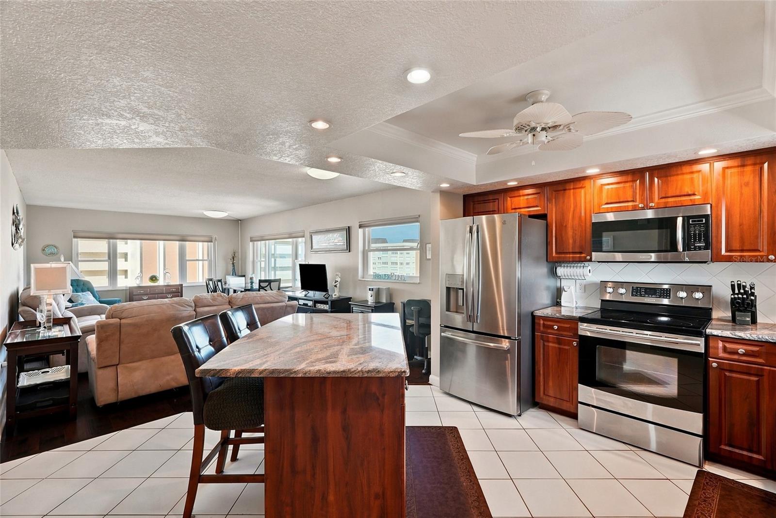 4550 COVE CIR #1009 — photo 3