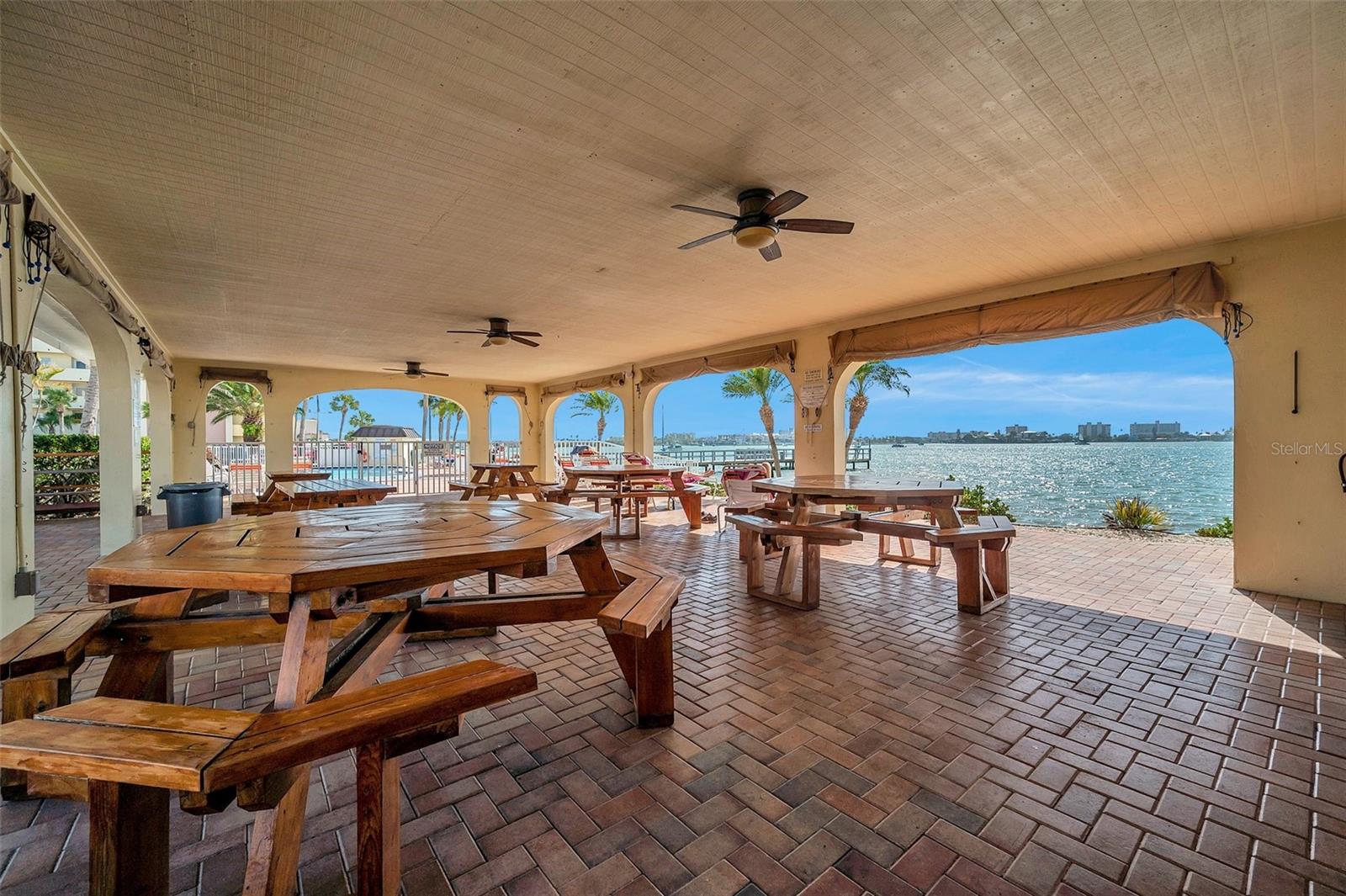 4550 COVE CIR #1009 — photo 36
