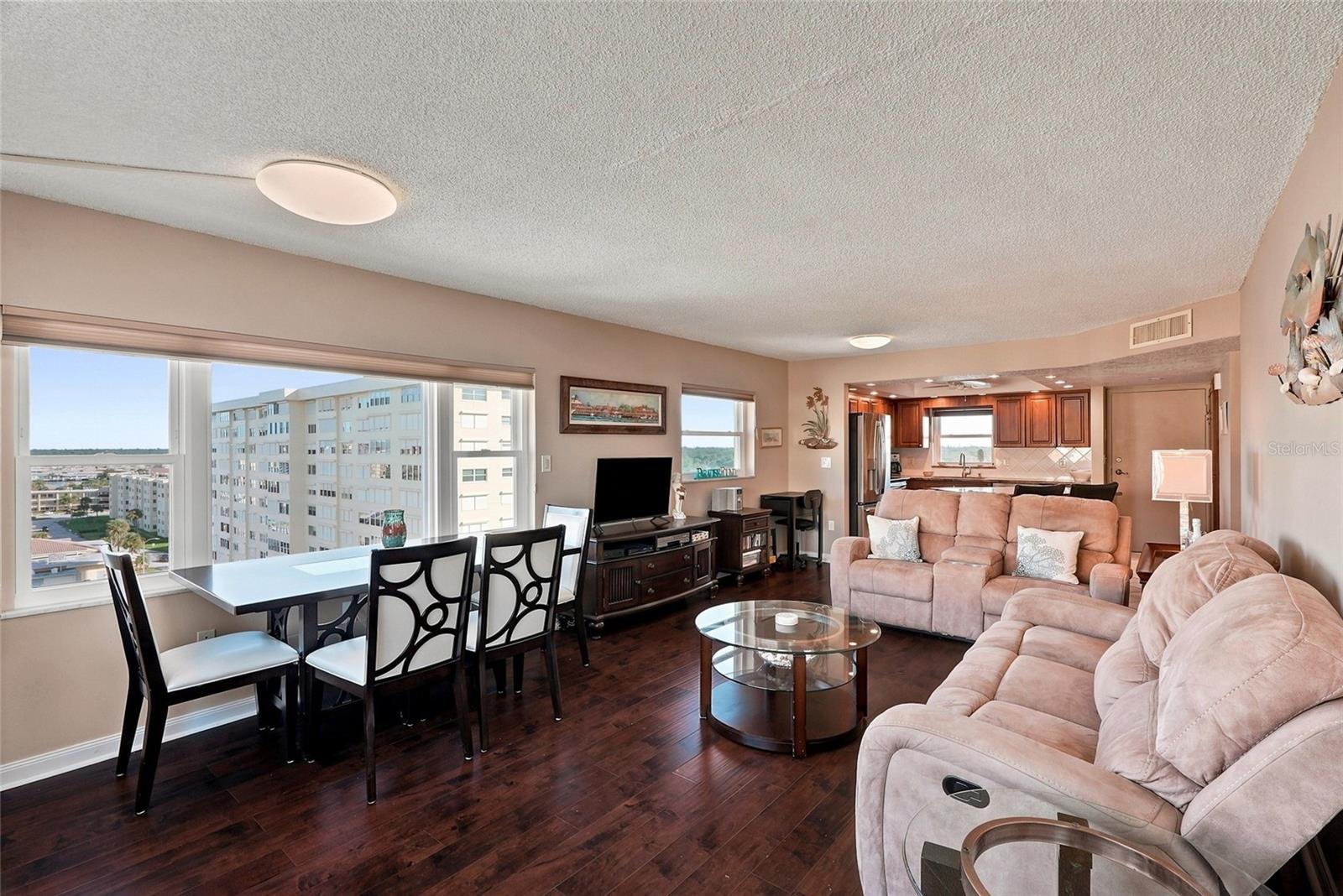 4550 COVE CIR #1009 — photo 9