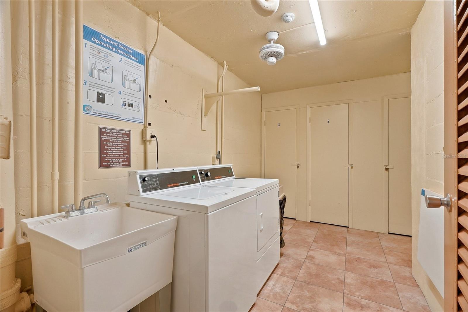 4550 COVE CIR #1009 — photo 27