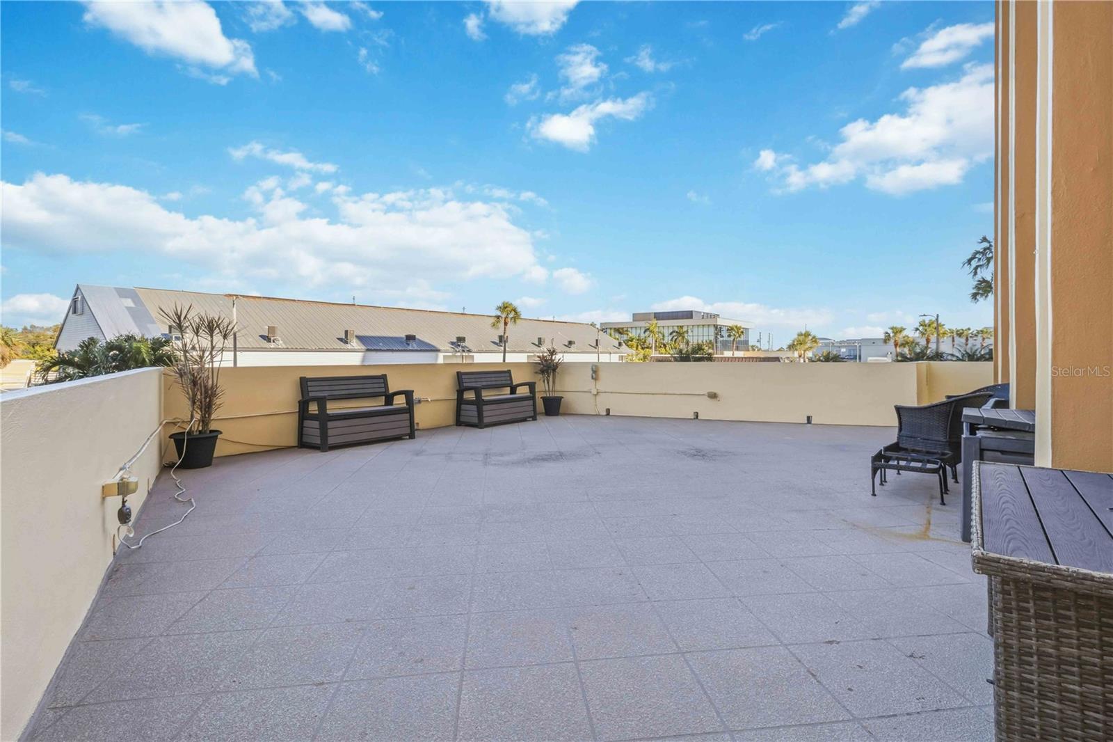 4550 COVE CIR #1009 — photo 32