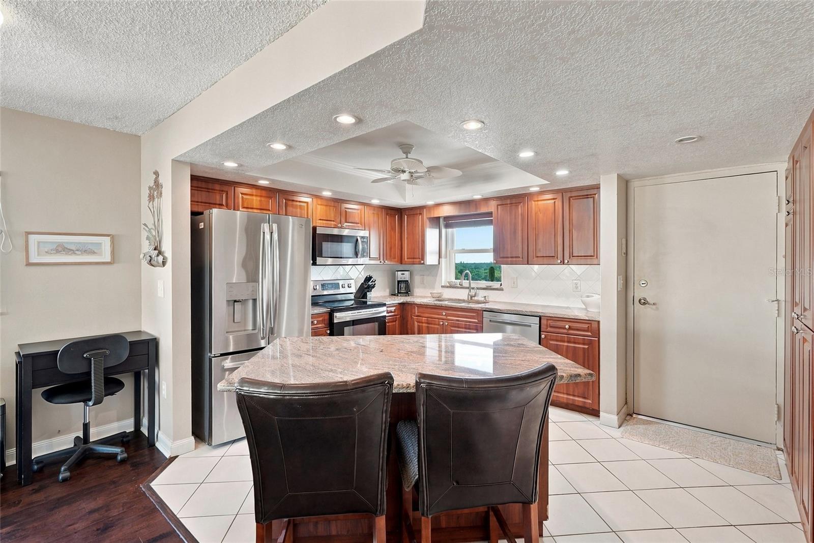 4550 COVE CIR #1009 — photo 4