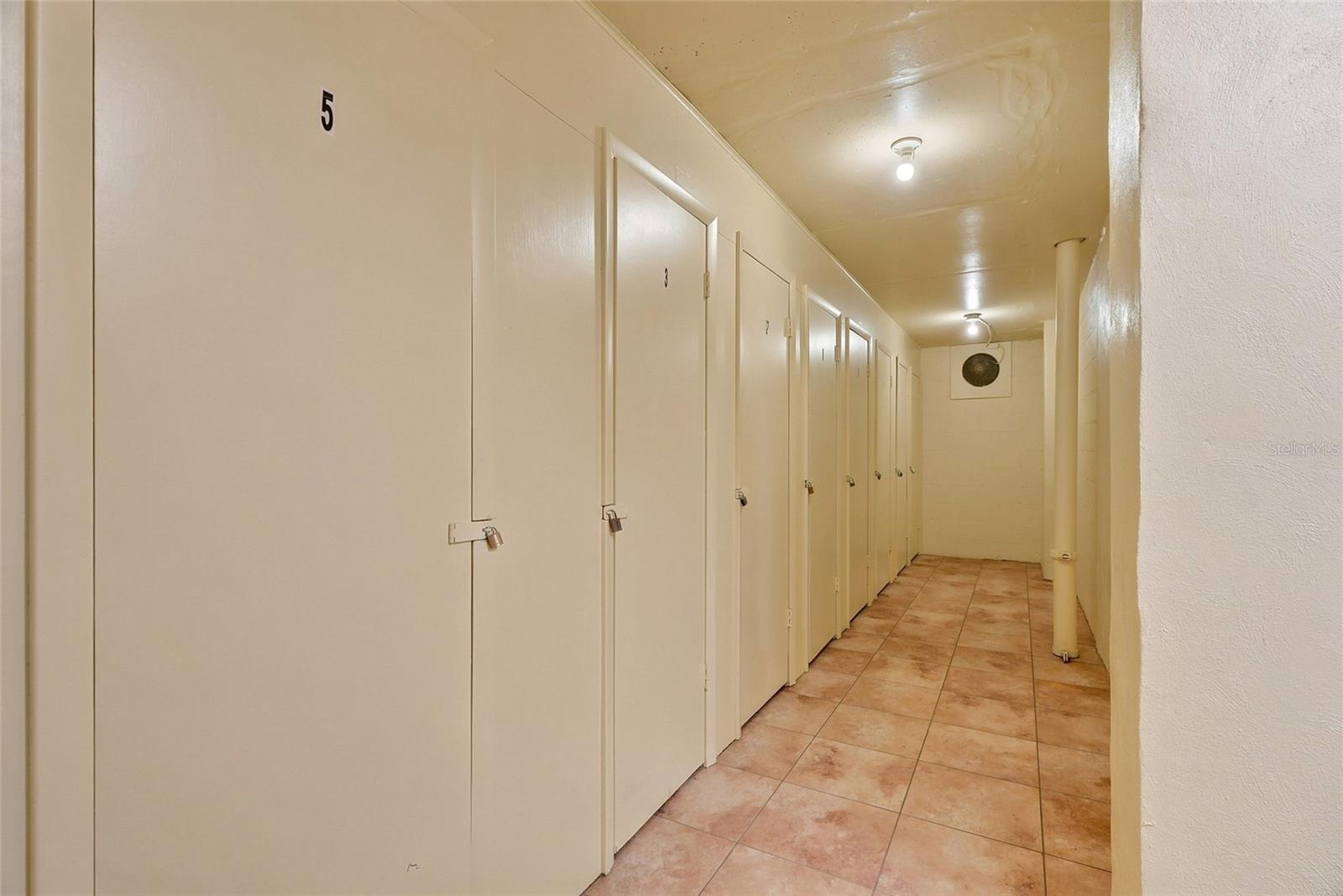 4550 COVE CIR #1009 — photo 28