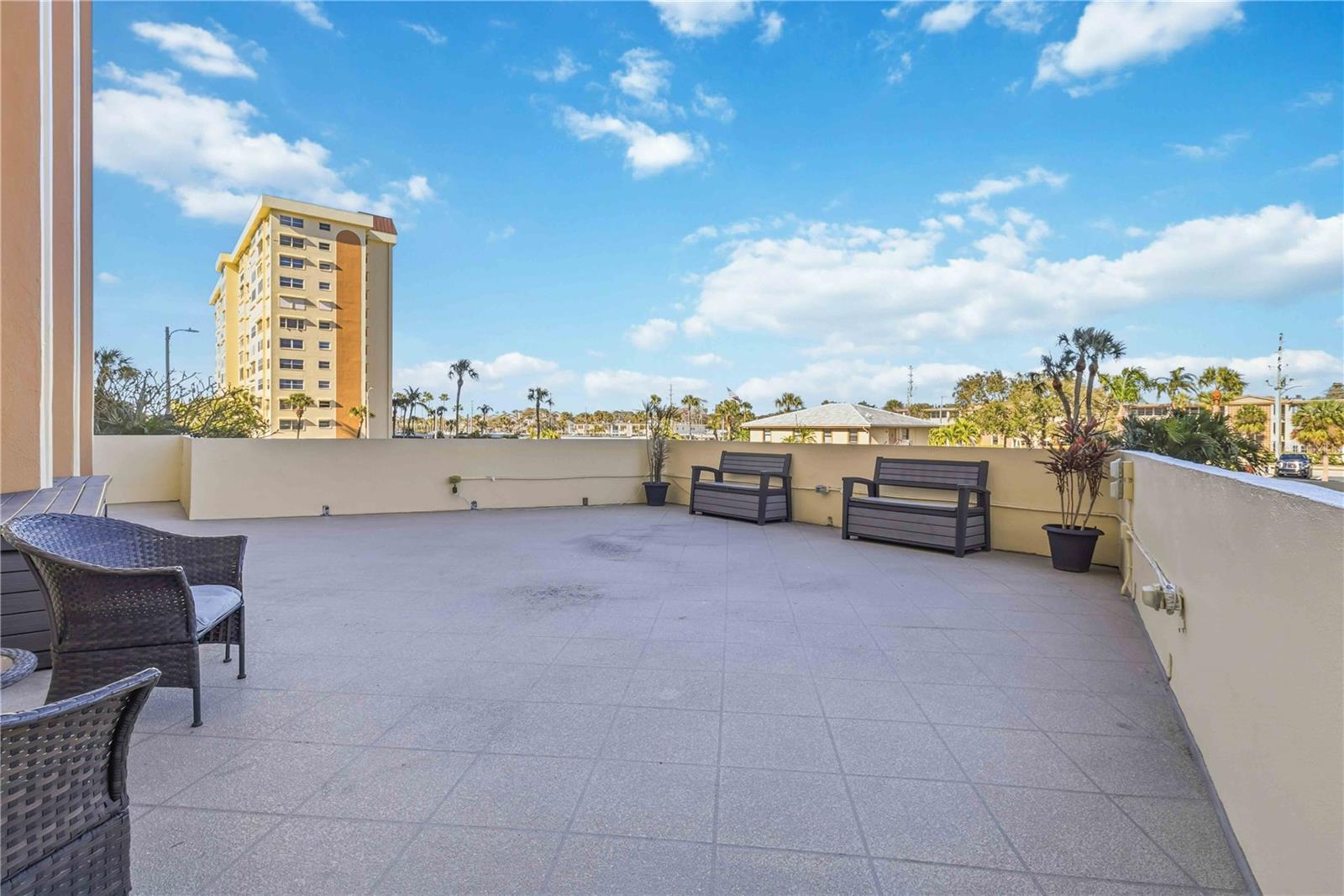 4550 COVE CIR #1009 — photo 33