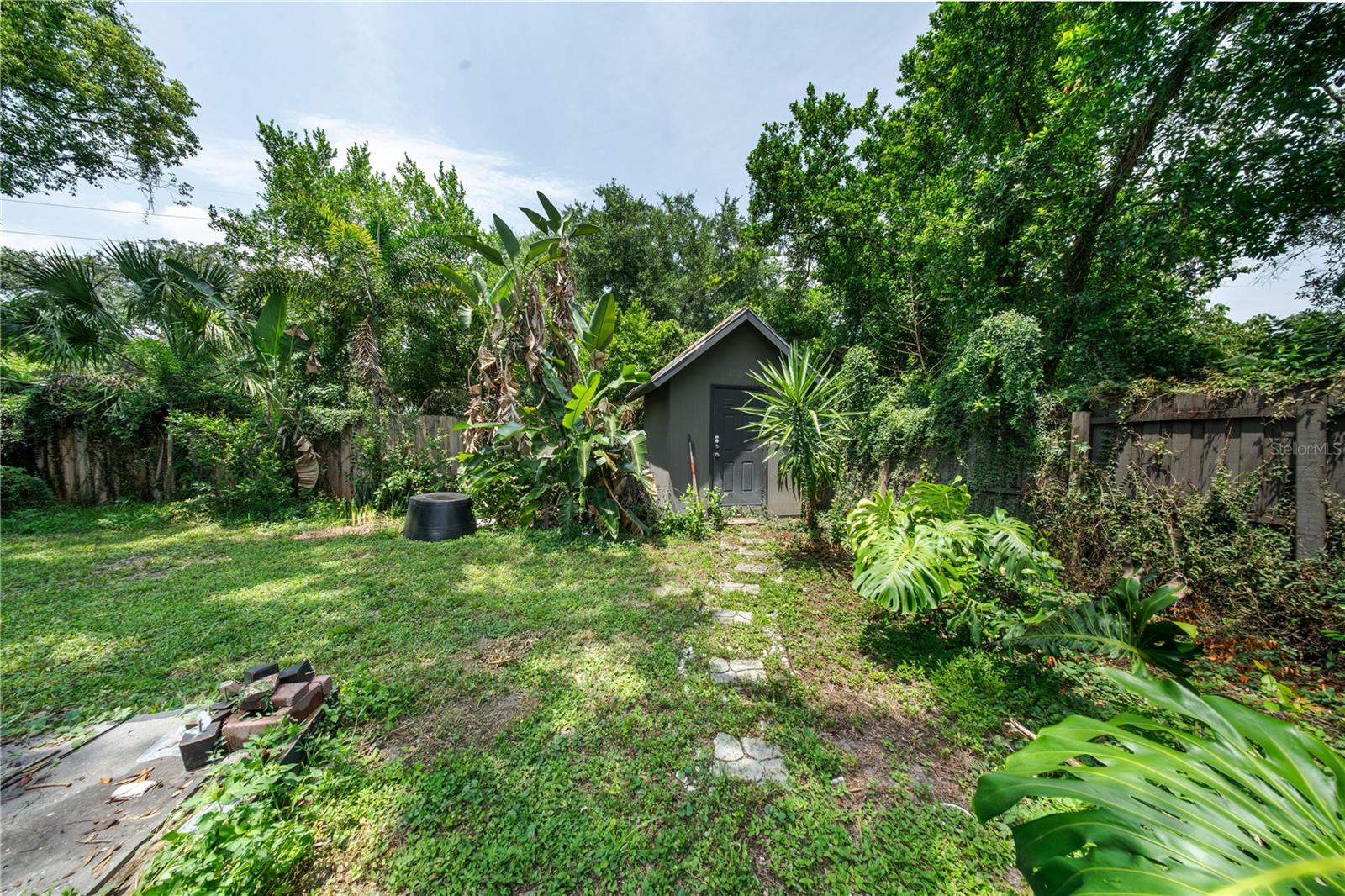 304 E HYDRANGIA ST — photo 13