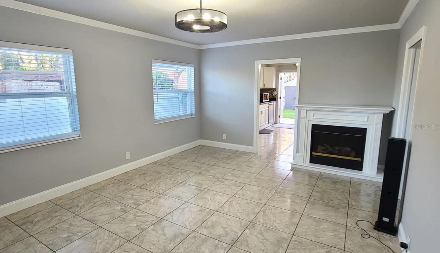 2306 W SAINT JOSEPH ST — photo 4