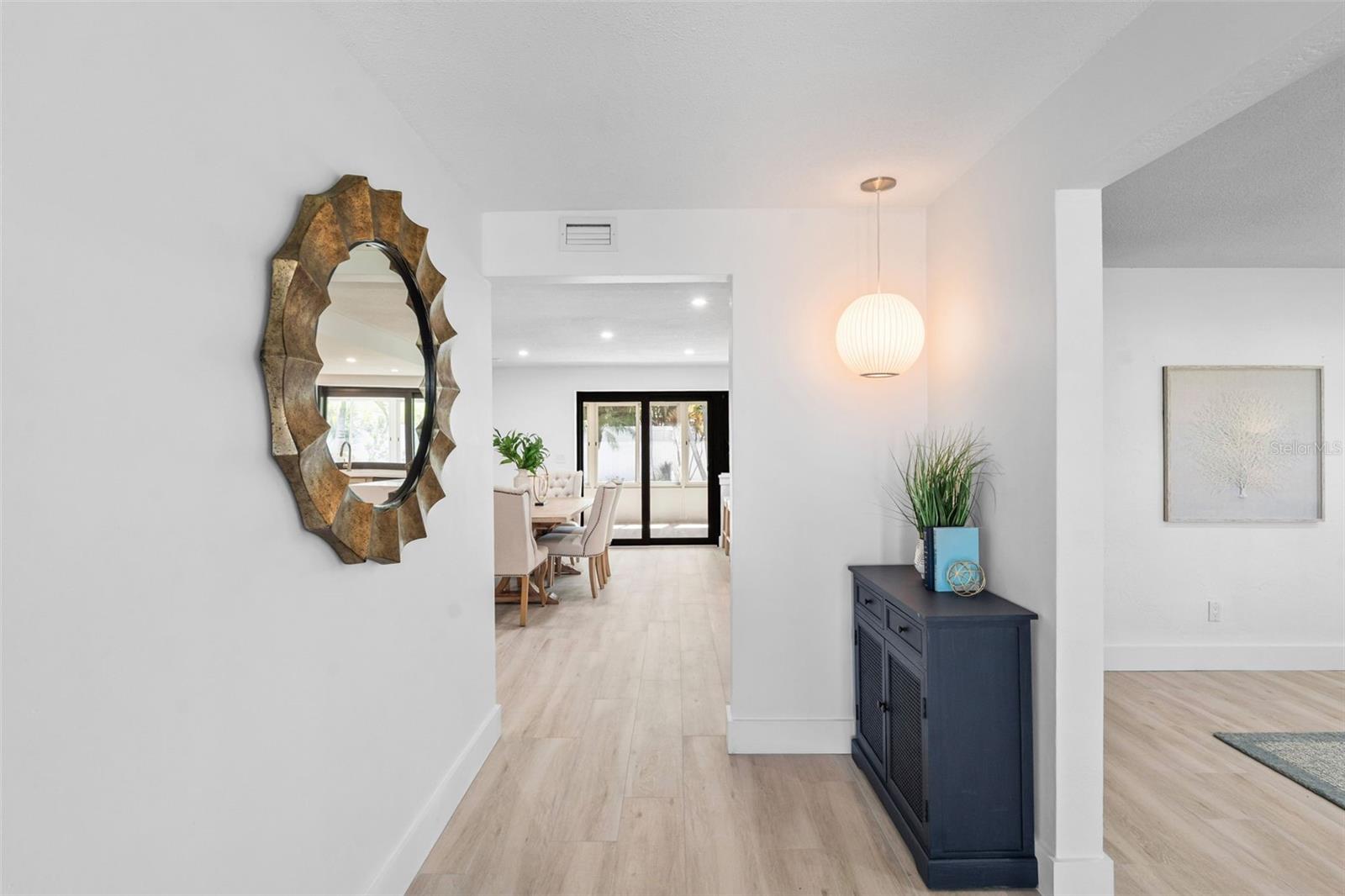 251 N JULIA CIR — photo 5