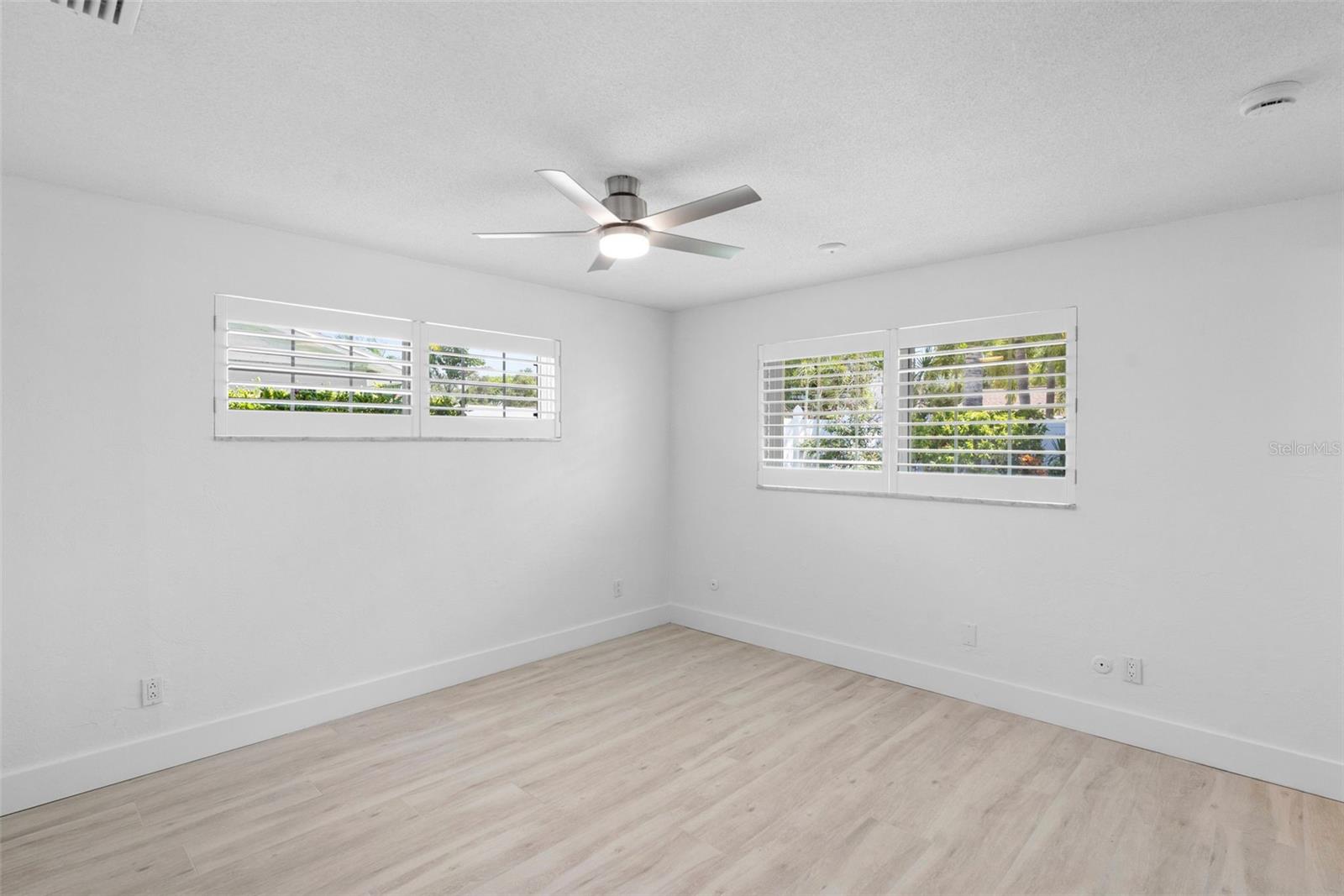 251 N JULIA CIR — photo 26