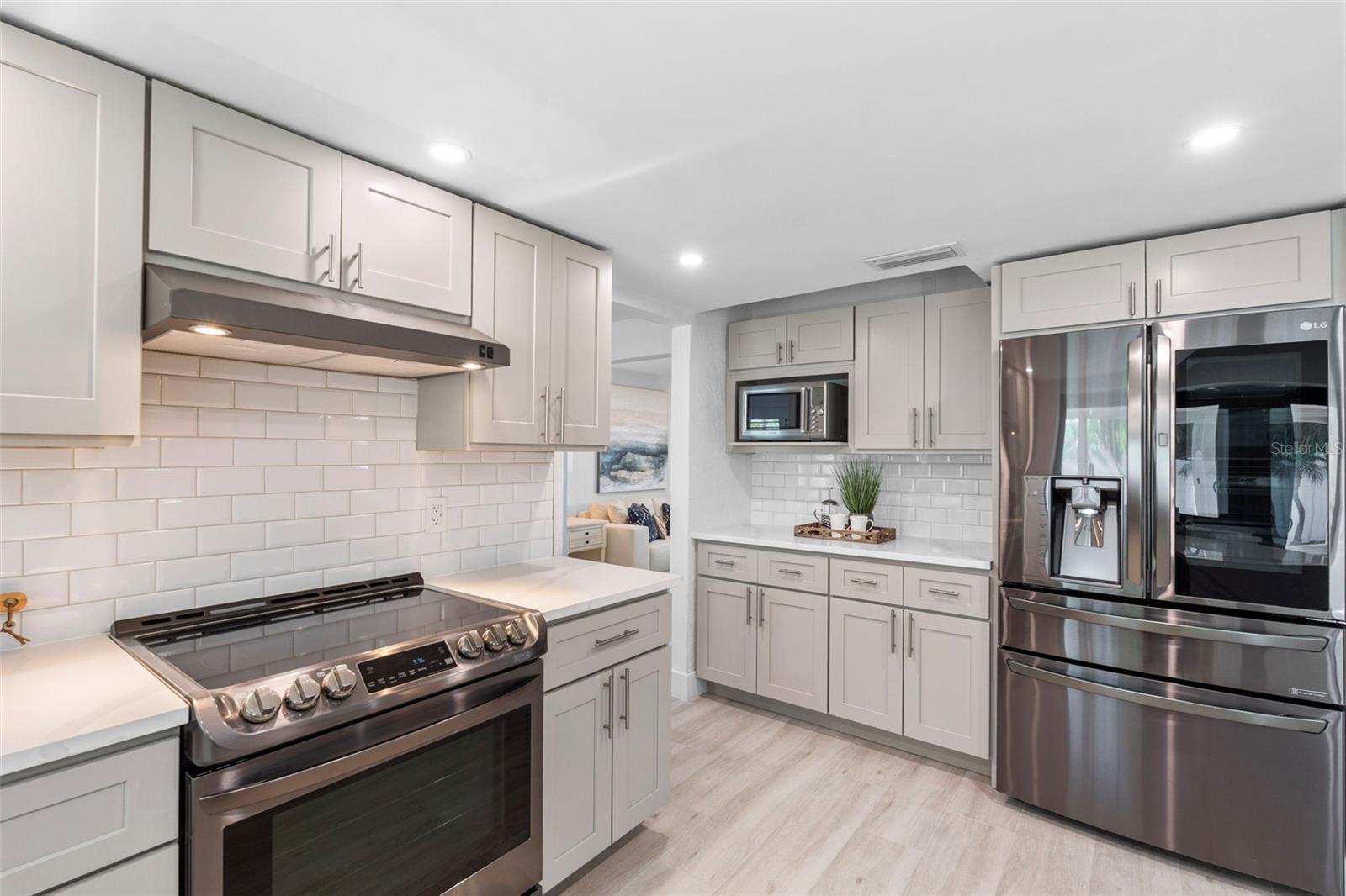 251 N JULIA CIR — photo 13