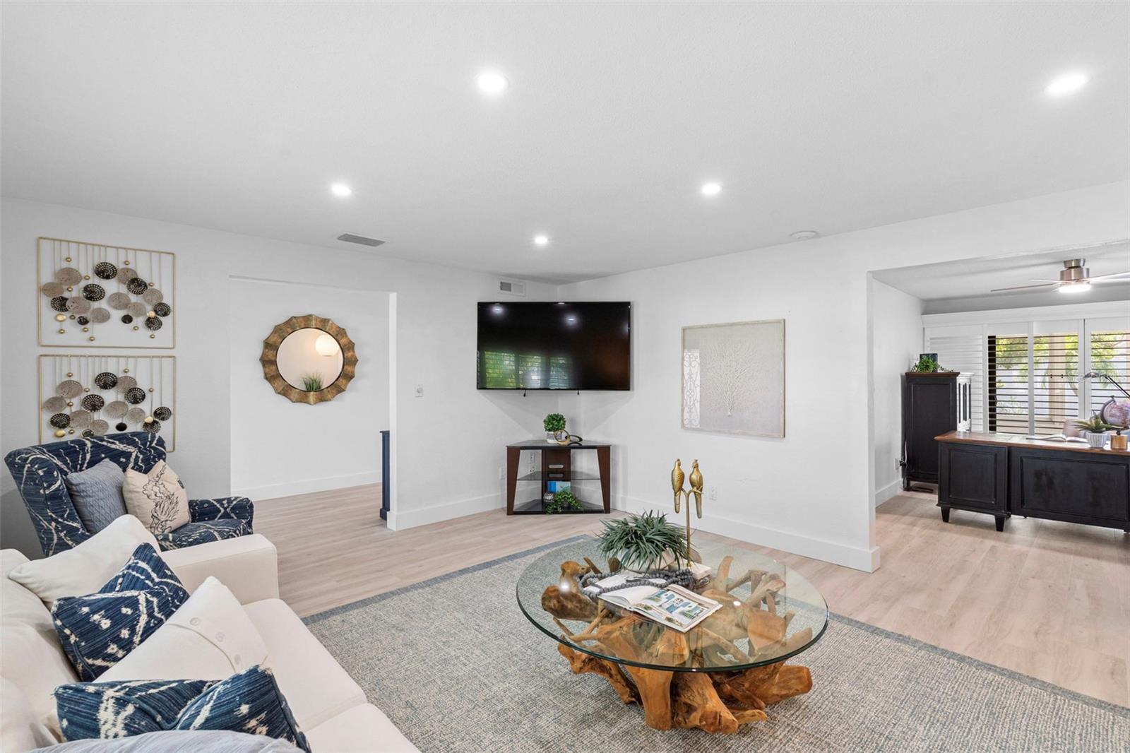 251 N JULIA CIR — photo 8