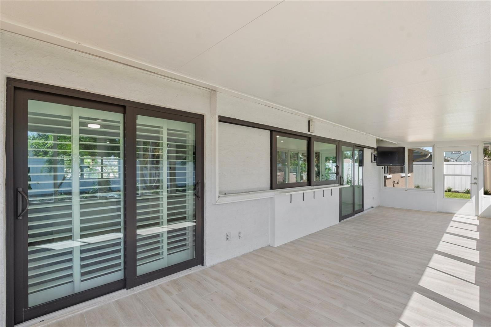 251 N JULIA CIR — photo 16
