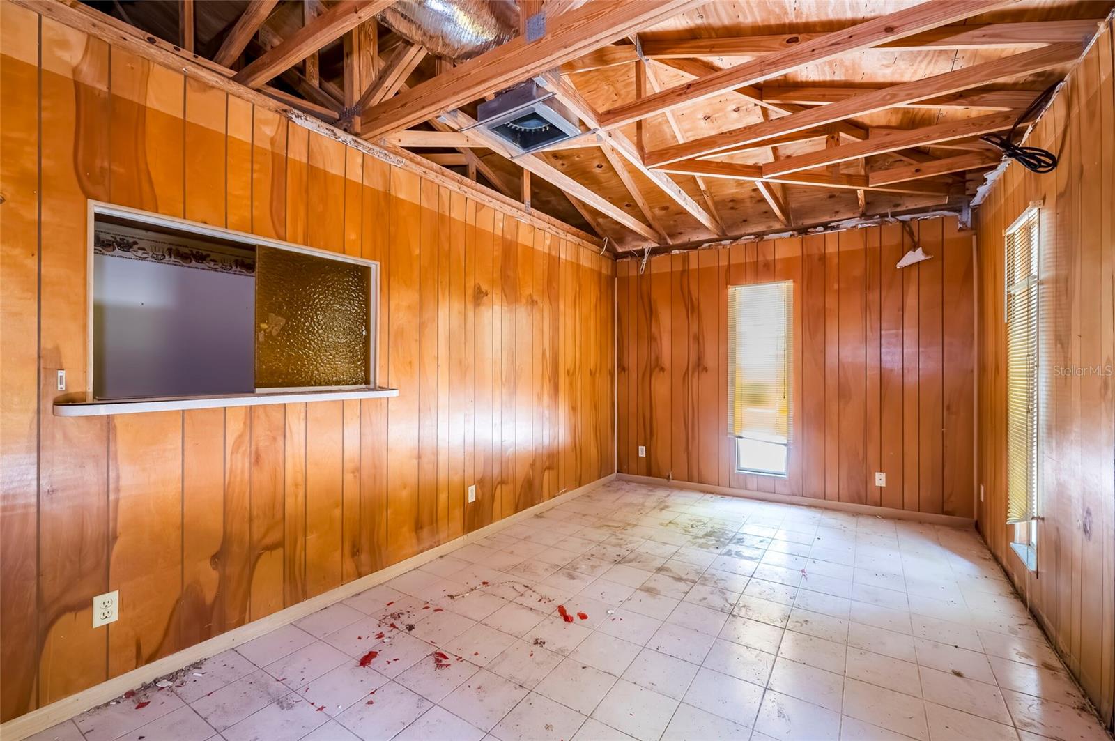12596 INDIAN ROCKS RD — photo 25