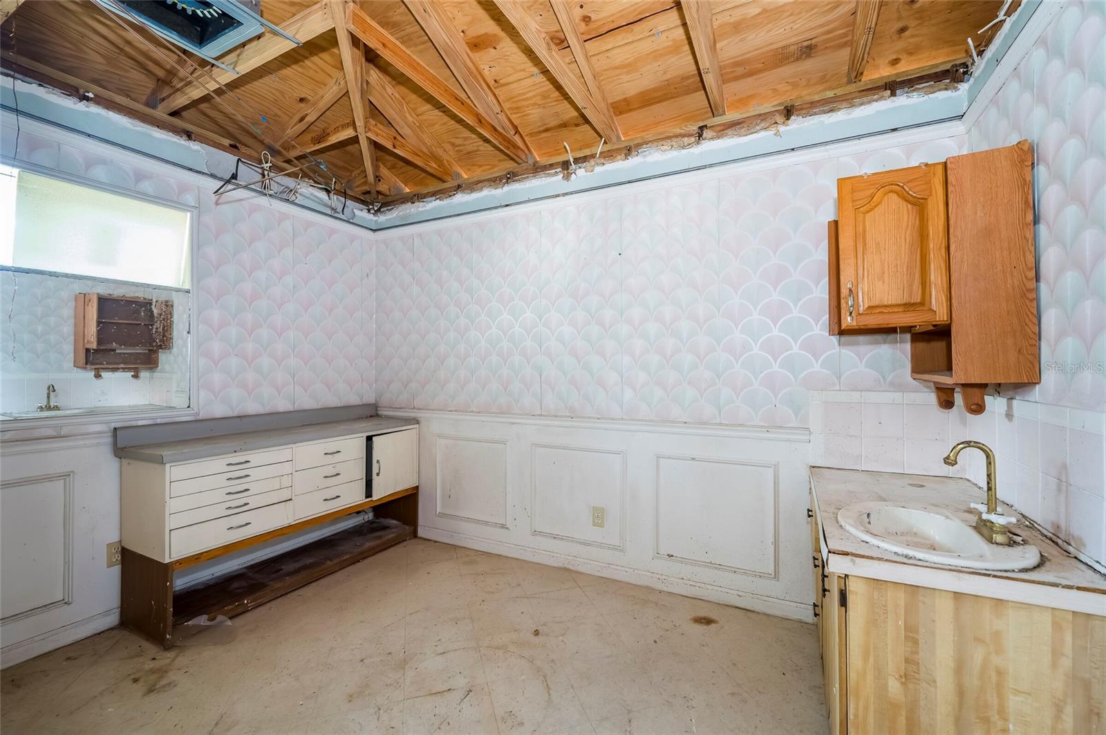 12596 INDIAN ROCKS RD — photo 33
