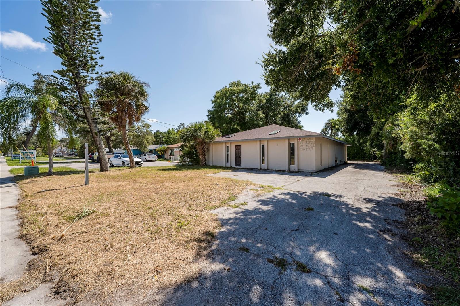 12596 INDIAN ROCKS RD — photo 12