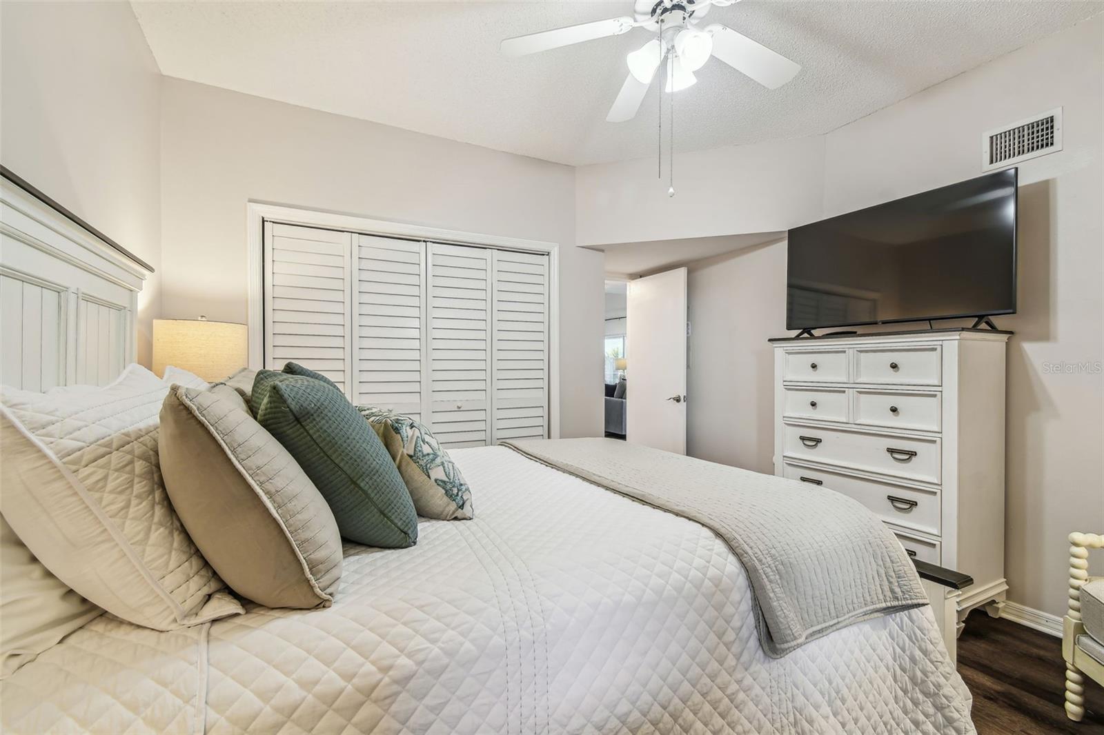 5537 SEA FOREST DR #301 — photo 20