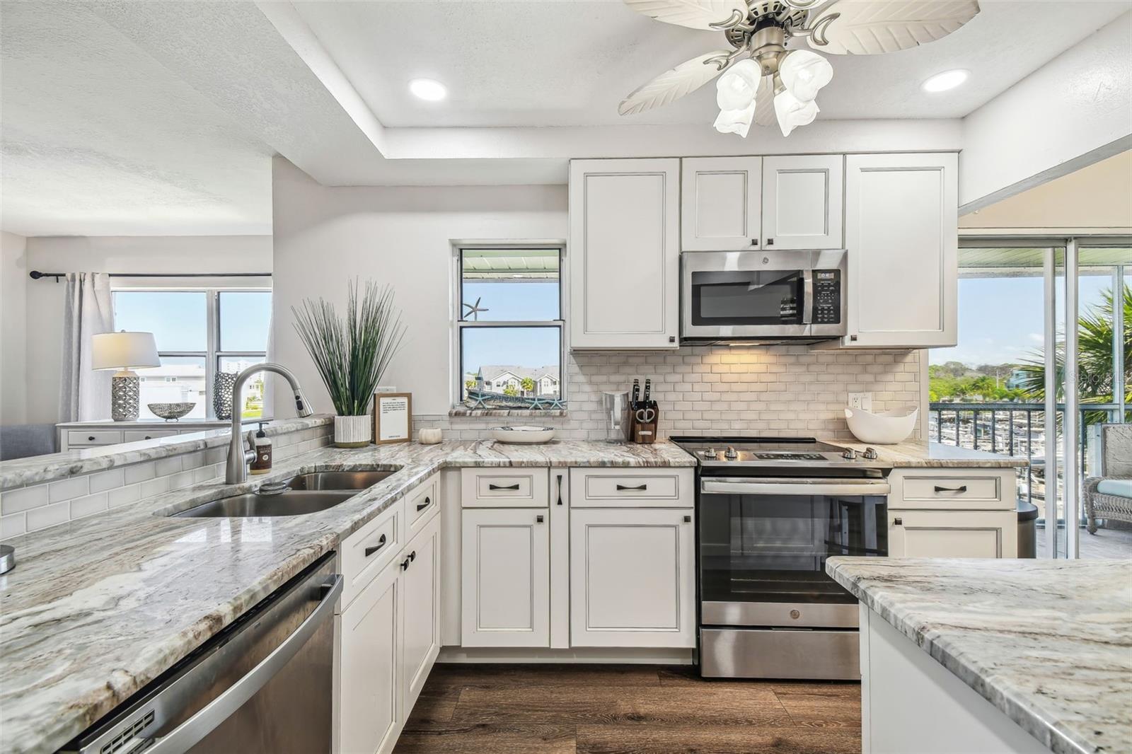 5537 SEA FOREST DR #301 — photo 12