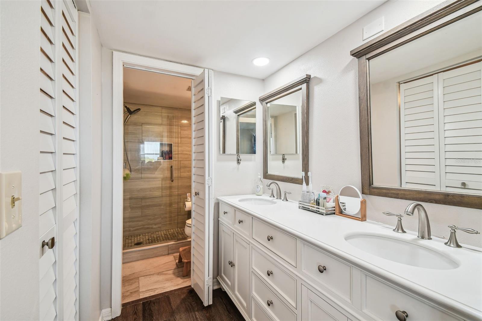 5537 SEA FOREST DR #301 — photo 25