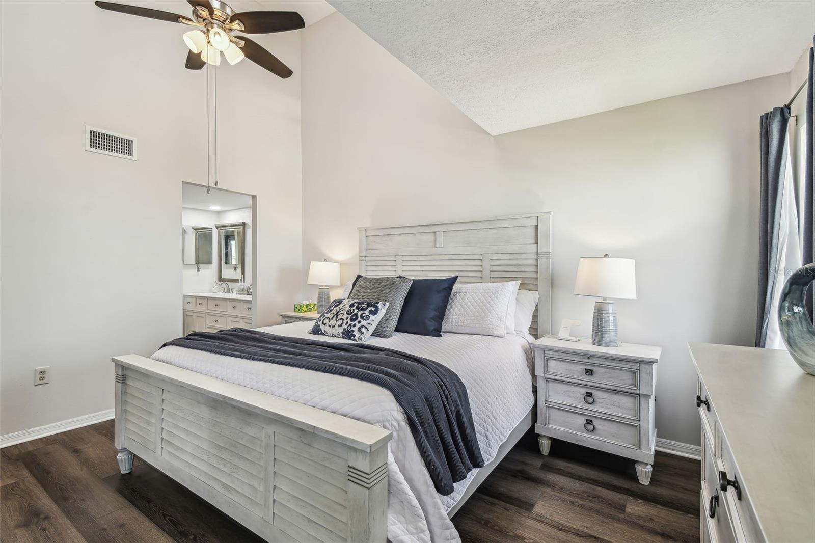 5537 SEA FOREST DR #301 — photo 22