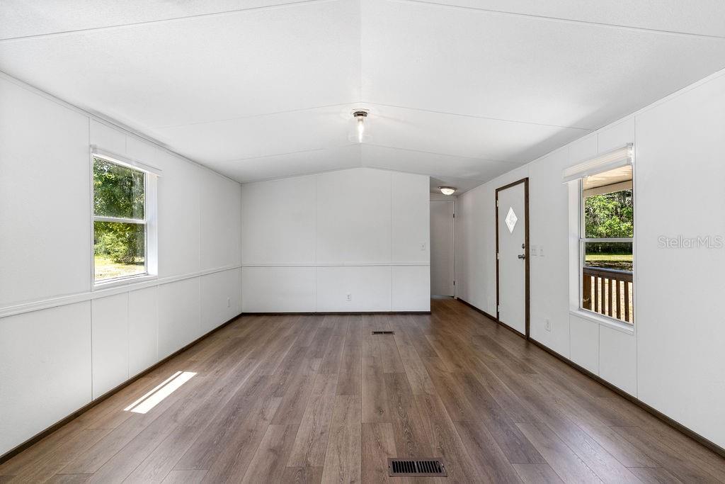 27133 MILLER RD — photo 10